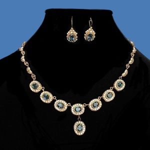 🇦🇹 AUSTRIA VINTAGE BLUE SAPPHIRE COLOUR CRYSTALS NECKLACE & EARRINGS SET